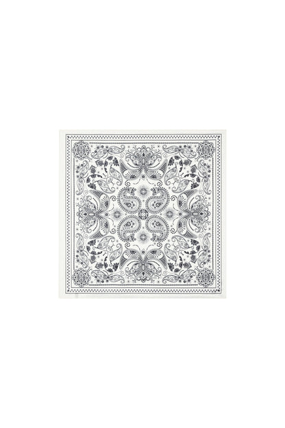 Zomersjaals met paisley-patroon